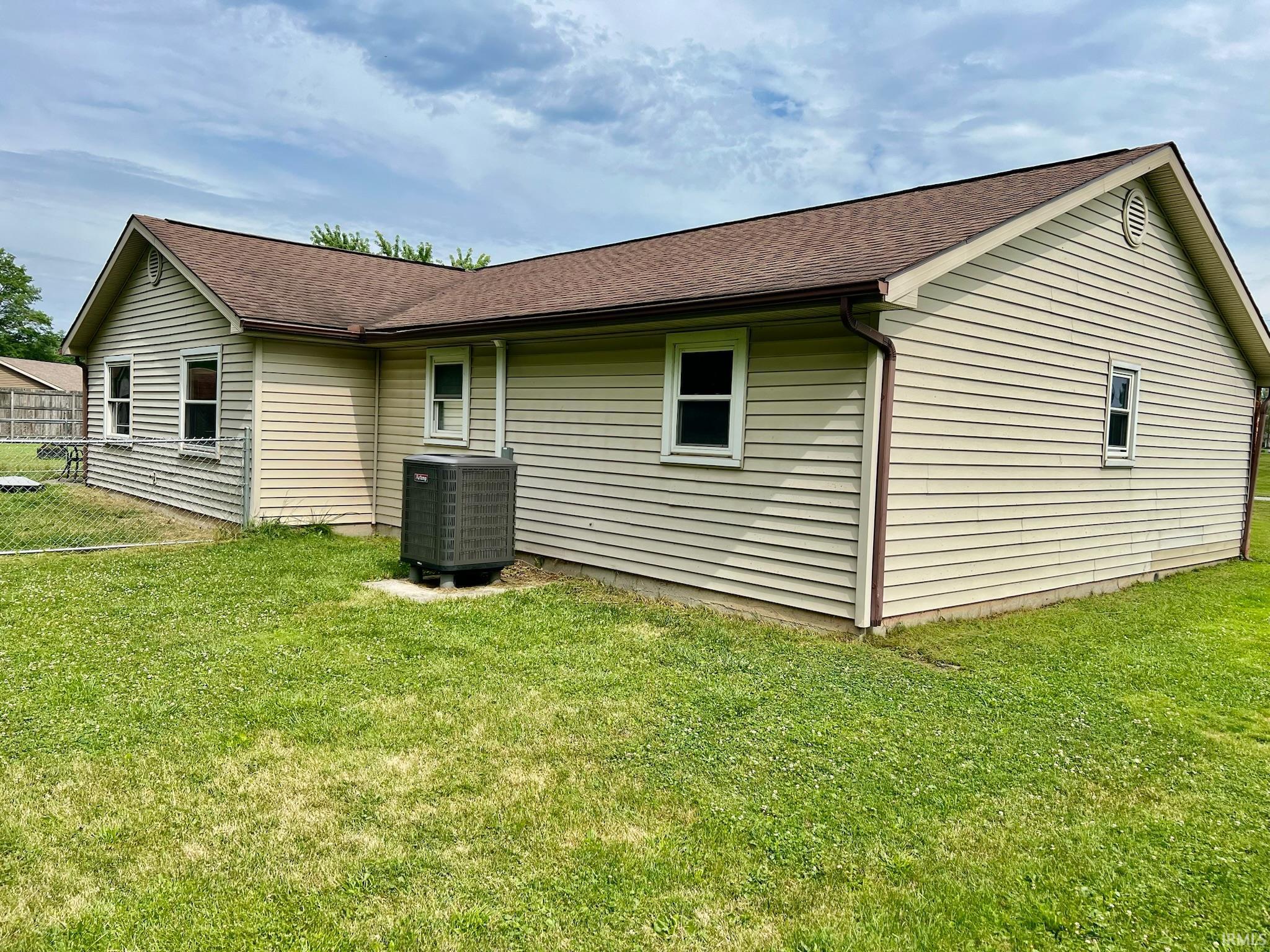 8415 Wheelock Road Fort Wayne, IN 46835 - Photo 3 of 19
