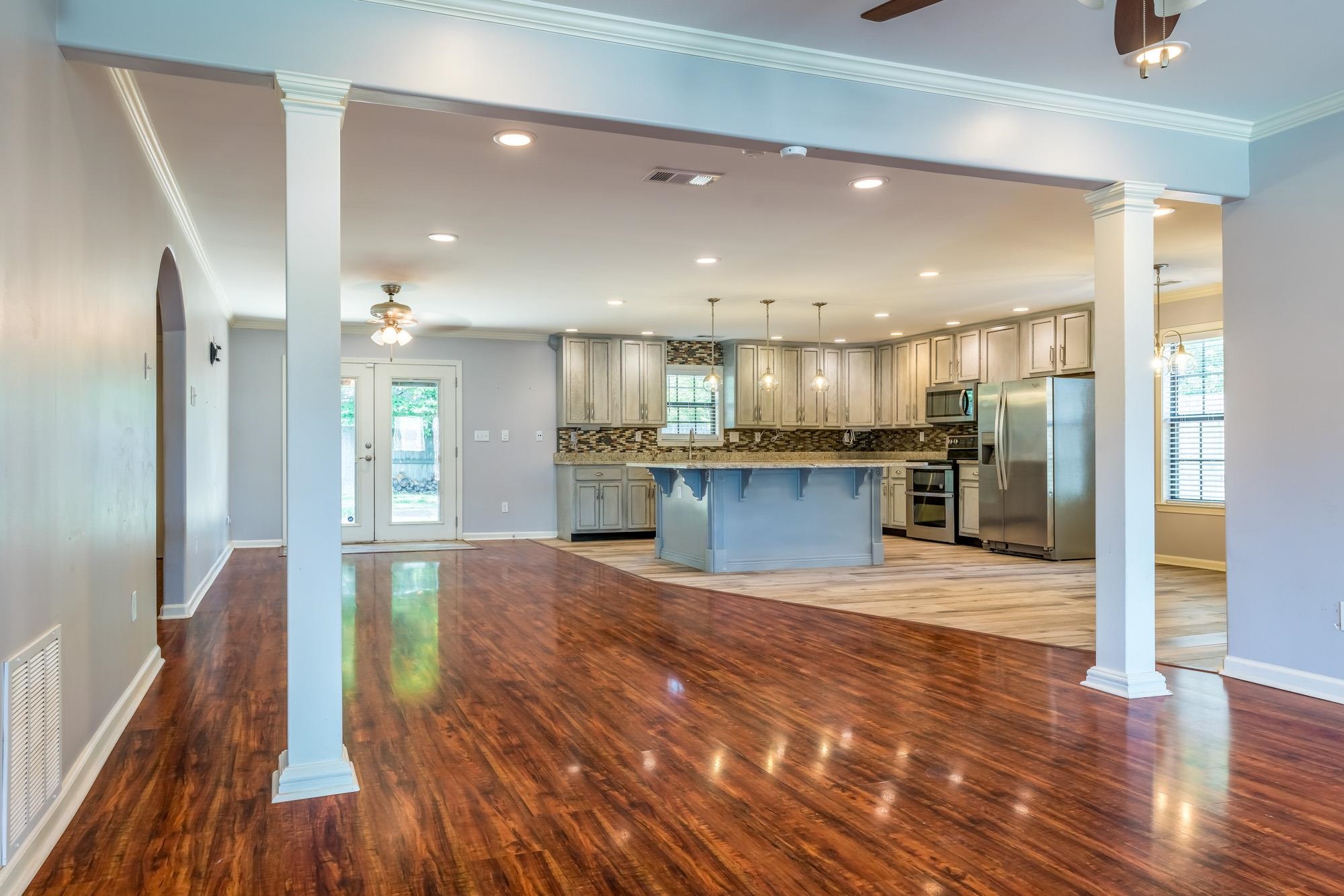 1467 Sea Isle Road Memphis, TN 38117 - Photo 2 of 22
