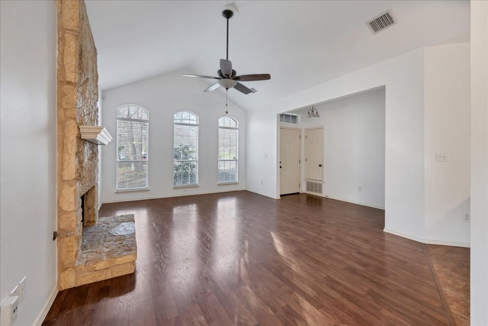 4600 Rivka Cove Austin, TX 78741 - Photo 9 of 31