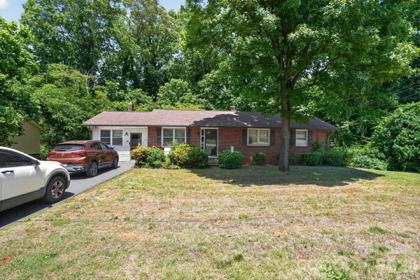 $225,000 | 2291 19th Avenue Northeast, Hickory, NC 28601