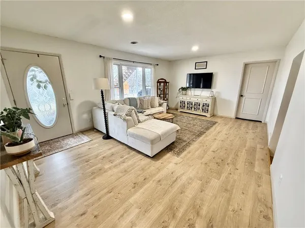 $360,000 | 619 Katy Drive, Maryville, MO 64468