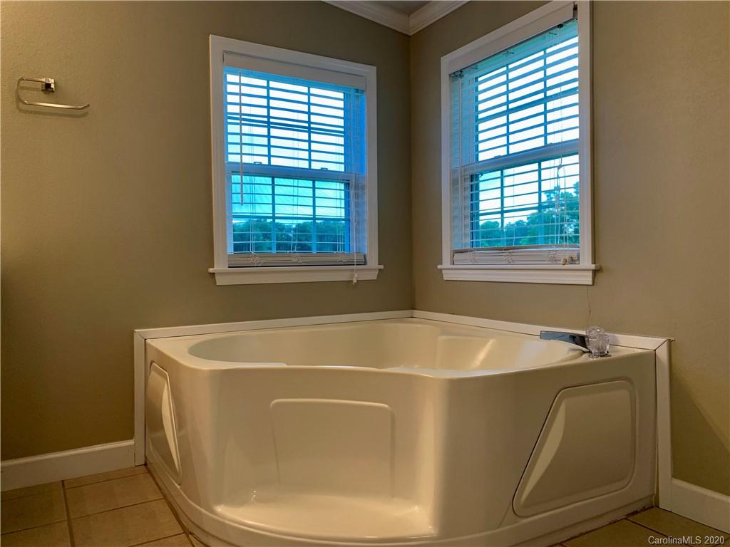 701 West Old Post Road Cherryville, NC 28021 - Photo 9 of 30 Gallery Image 9