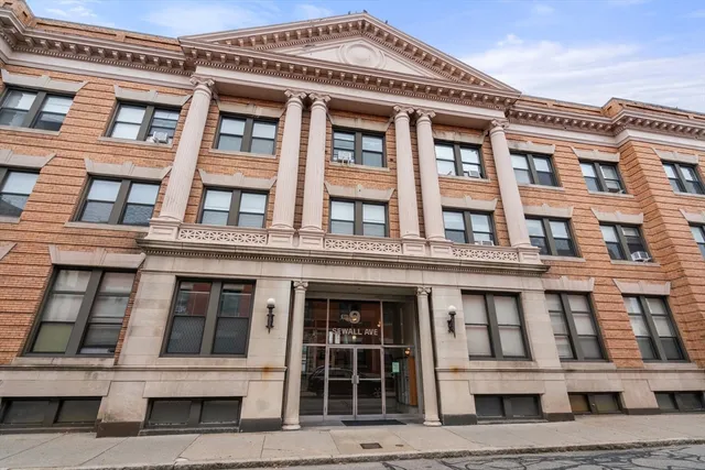 $2,000 | 9 Sewall, Unit 212, Brookline, MA 02446