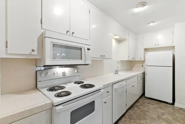 $798,000 | 728 Elm Street, Unit 205, San Carlos, CA 94070