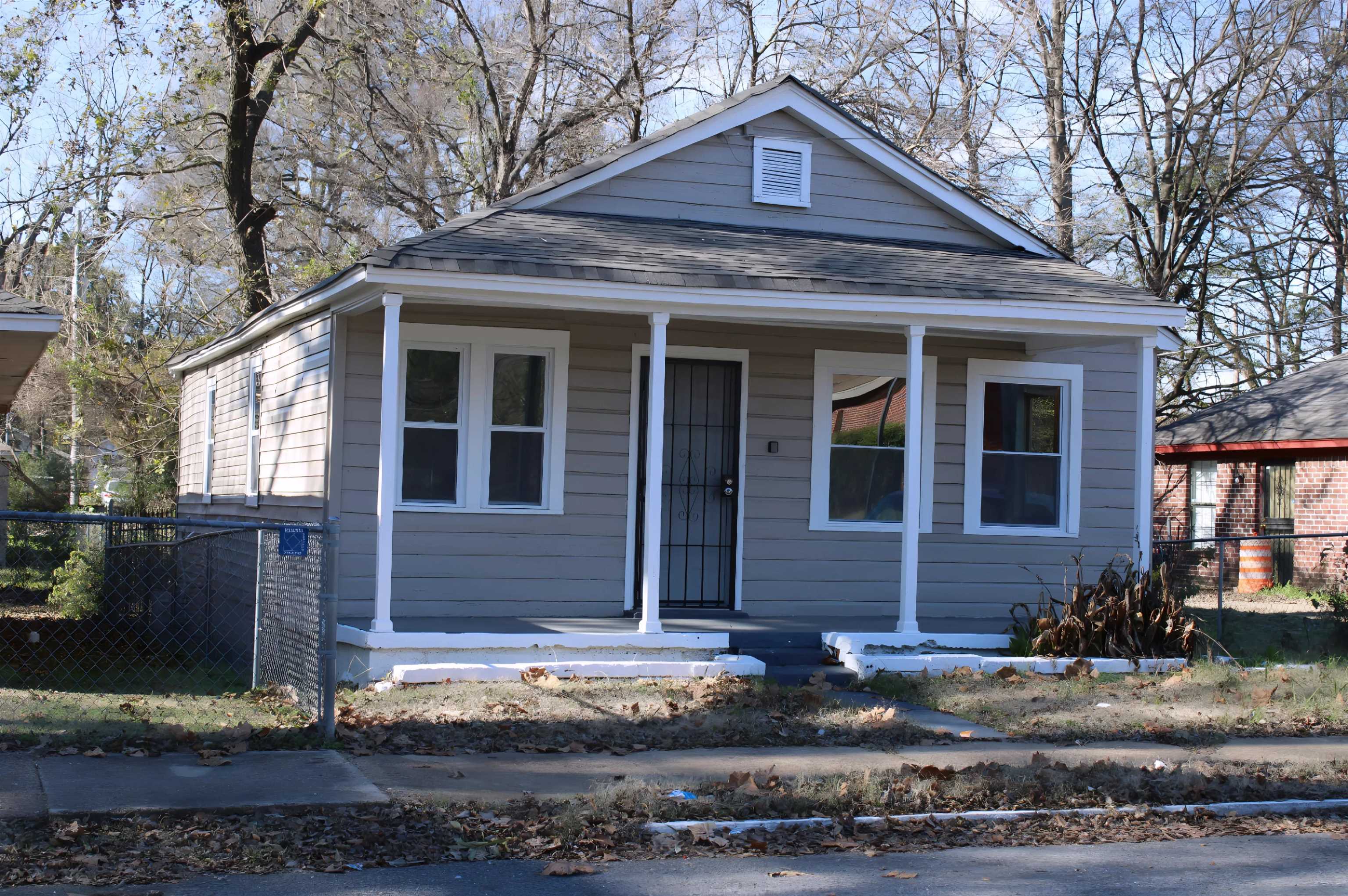 937 Speed Street Memphis, TN 38107 - Photo 16 of 23 a front view of a house