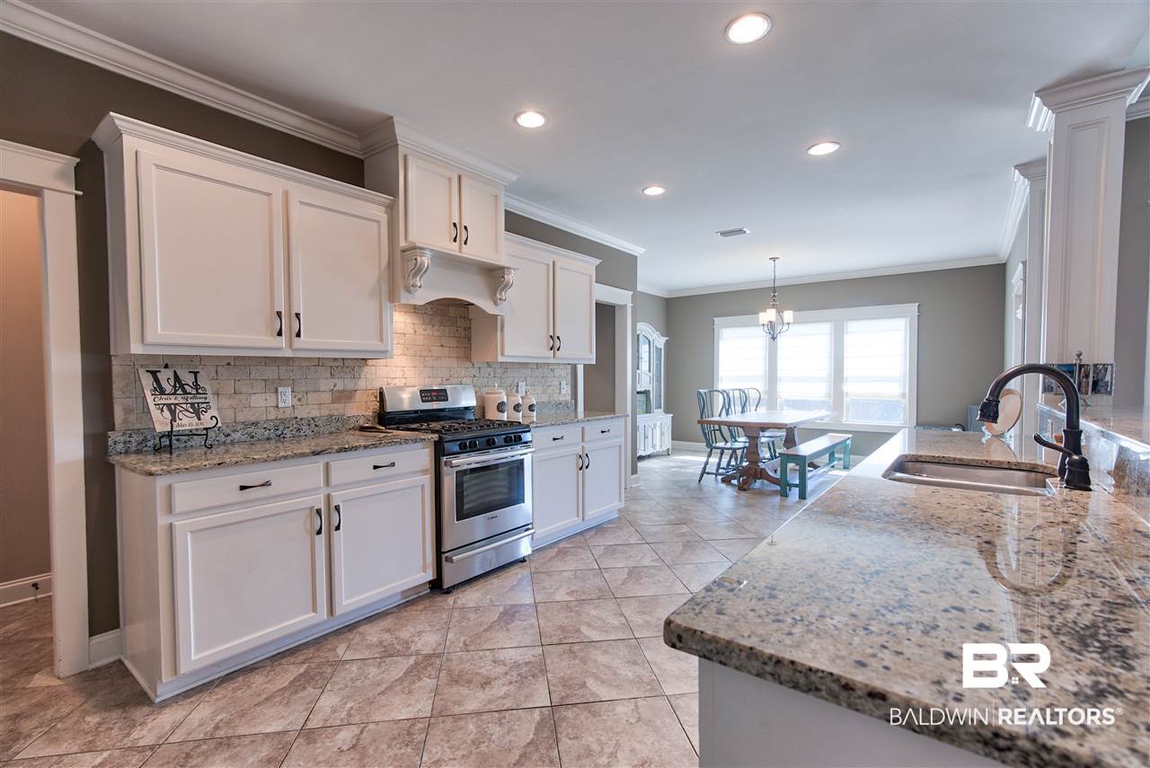 115 Garrison Boulevard Fairhope, AL 36532 - Photo 10 of 33 Kitchen