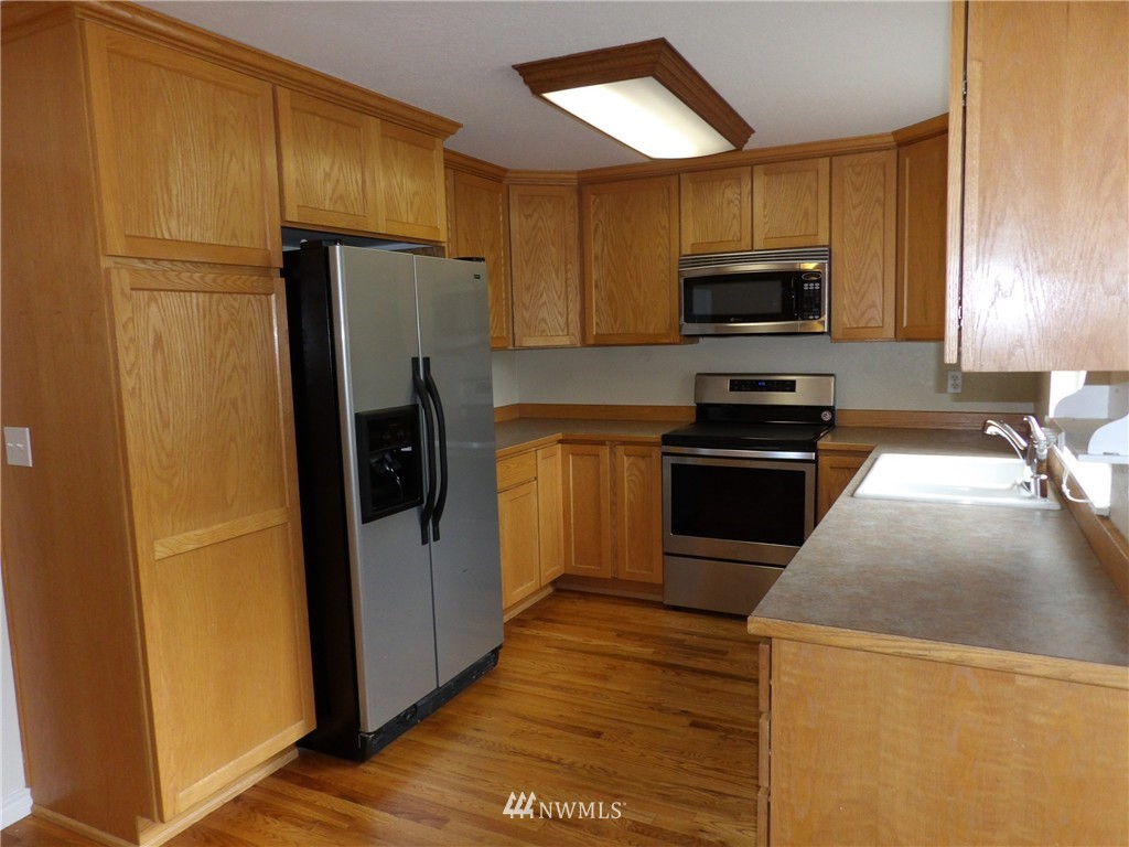 18516 22nd Drive Southeast Bothell, WA 98012 - Photo 11 of 25 Gallery Image 11