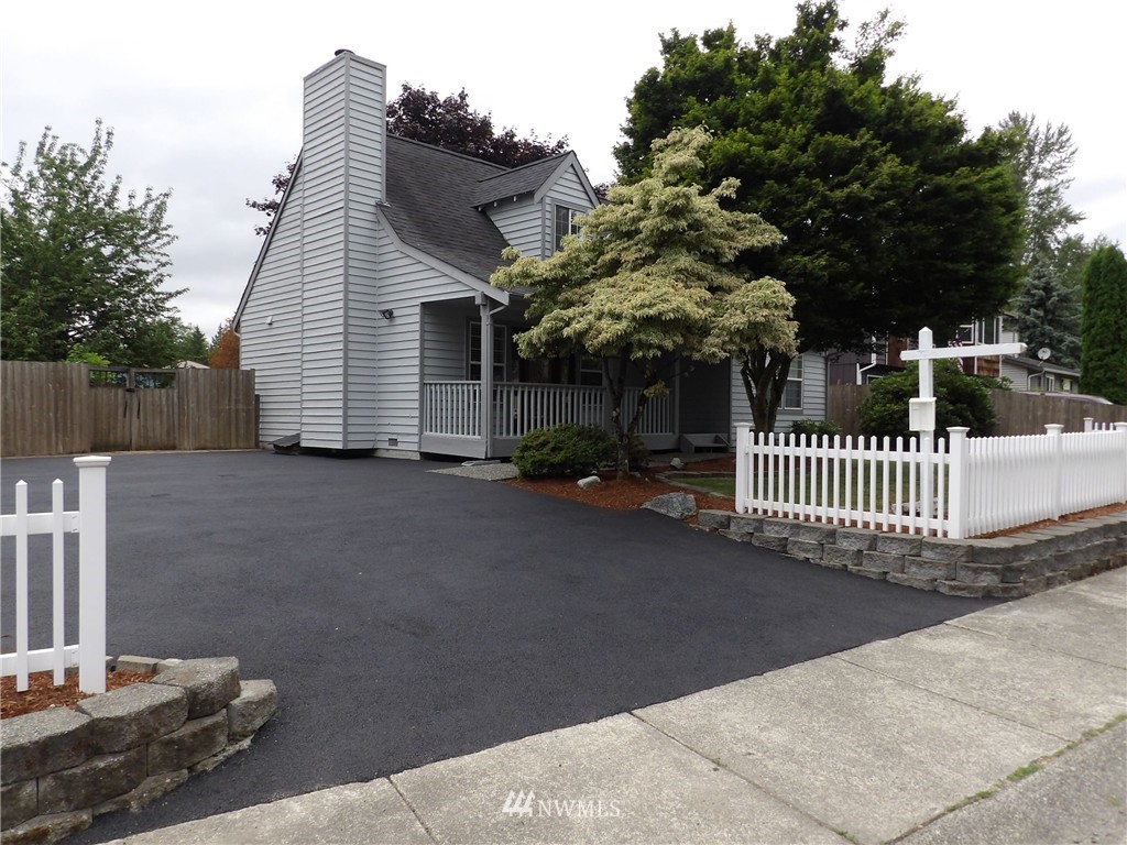 18516 22nd Drive Southeast Bothell, WA 98012 - Photo 3 of 25 Gallery Image 3