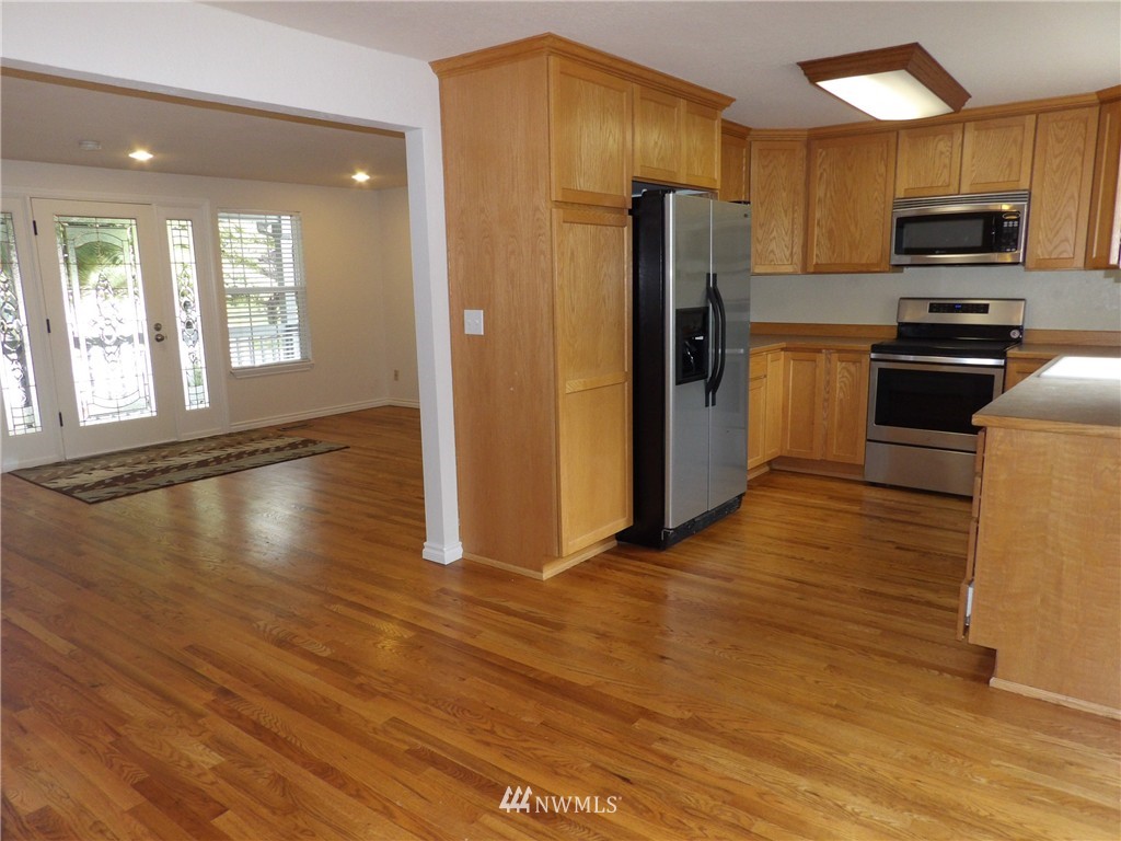 18516 22nd Drive Southeast Bothell, WA 98012 - Photo 10 of 25 Gallery Image 10