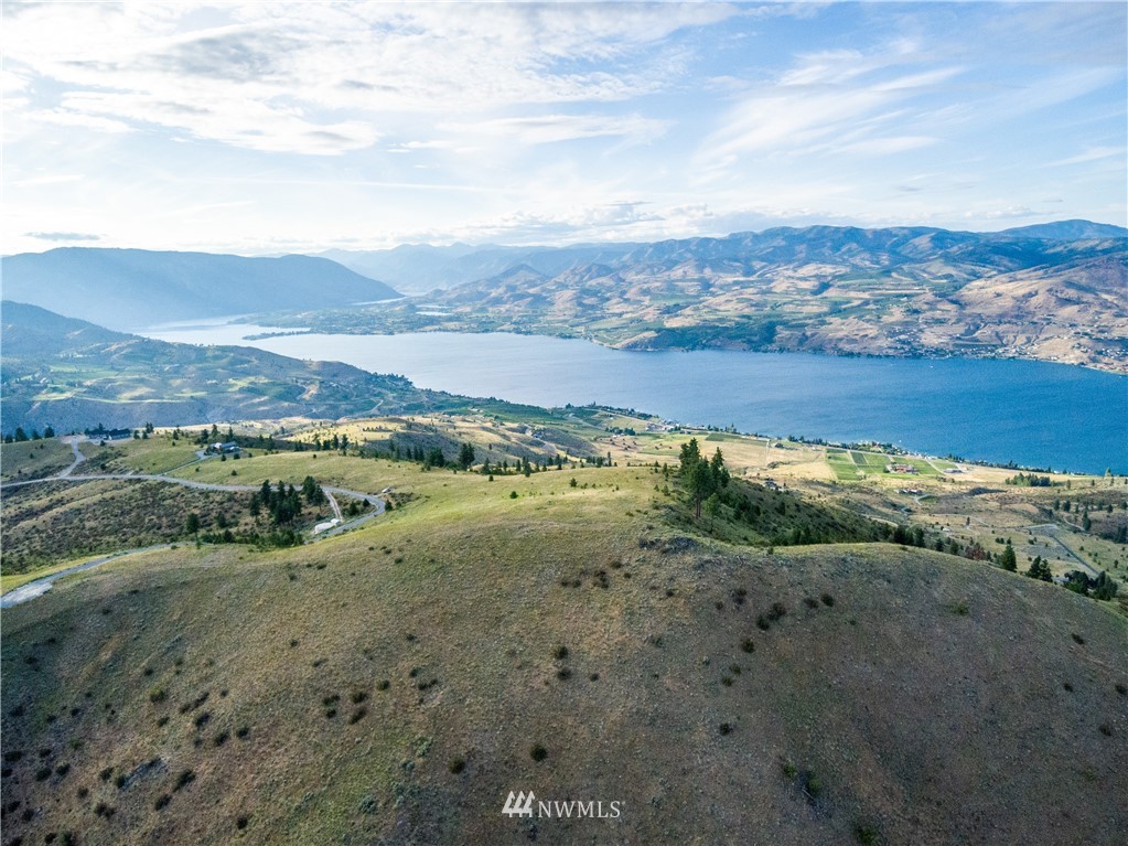 244 Hawks Ridge Road Chelan, WA 98816 - Photo 7 of 25 Gallery Image 7
