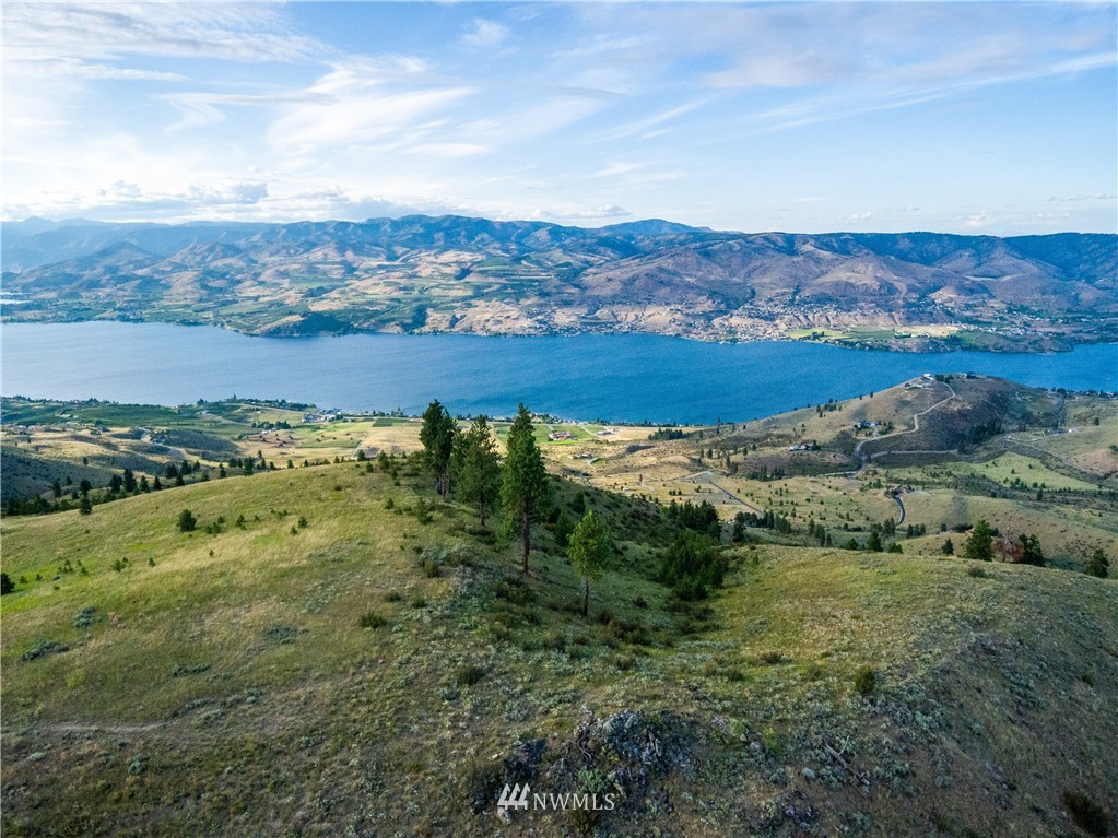 244 Hawks Ridge Road Chelan, WA 98816 - Photo 8 of 25 Gallery Image 8