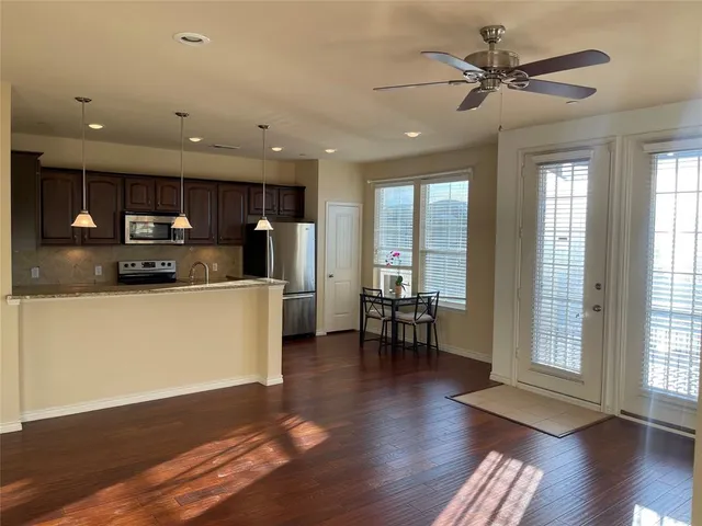 $1,600 | 950 Henderson Street, Unit 1310, Fort Worth, TX 76102