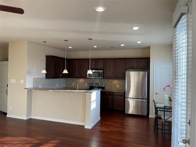 $1,600 | 950 Henderson Street, Unit 1310, Fort Worth, TX 76102