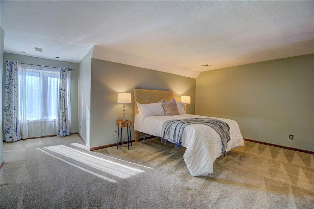 236 Southwest Raintree Drive Lee's Summit, MO 64082 - Photo 16 of 35