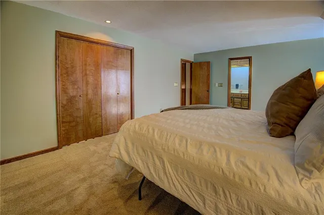 $299,000 | 236 Southwest Raintree Drive, Lee's Summit, MO 64082