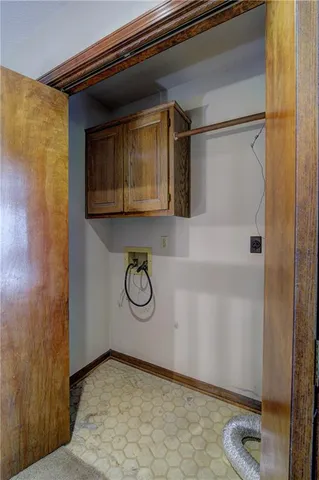 $299,000 | 236 Southwest Raintree Drive, Lee's Summit, MO 64082