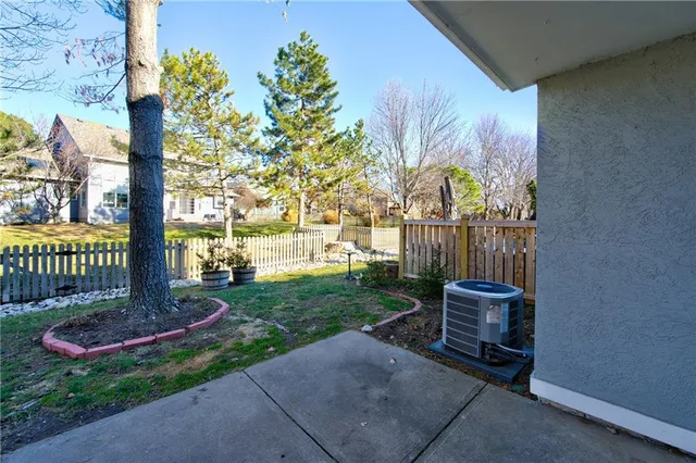 $299,000 | 236 Southwest Raintree Drive, Lee's Summit, MO 64082