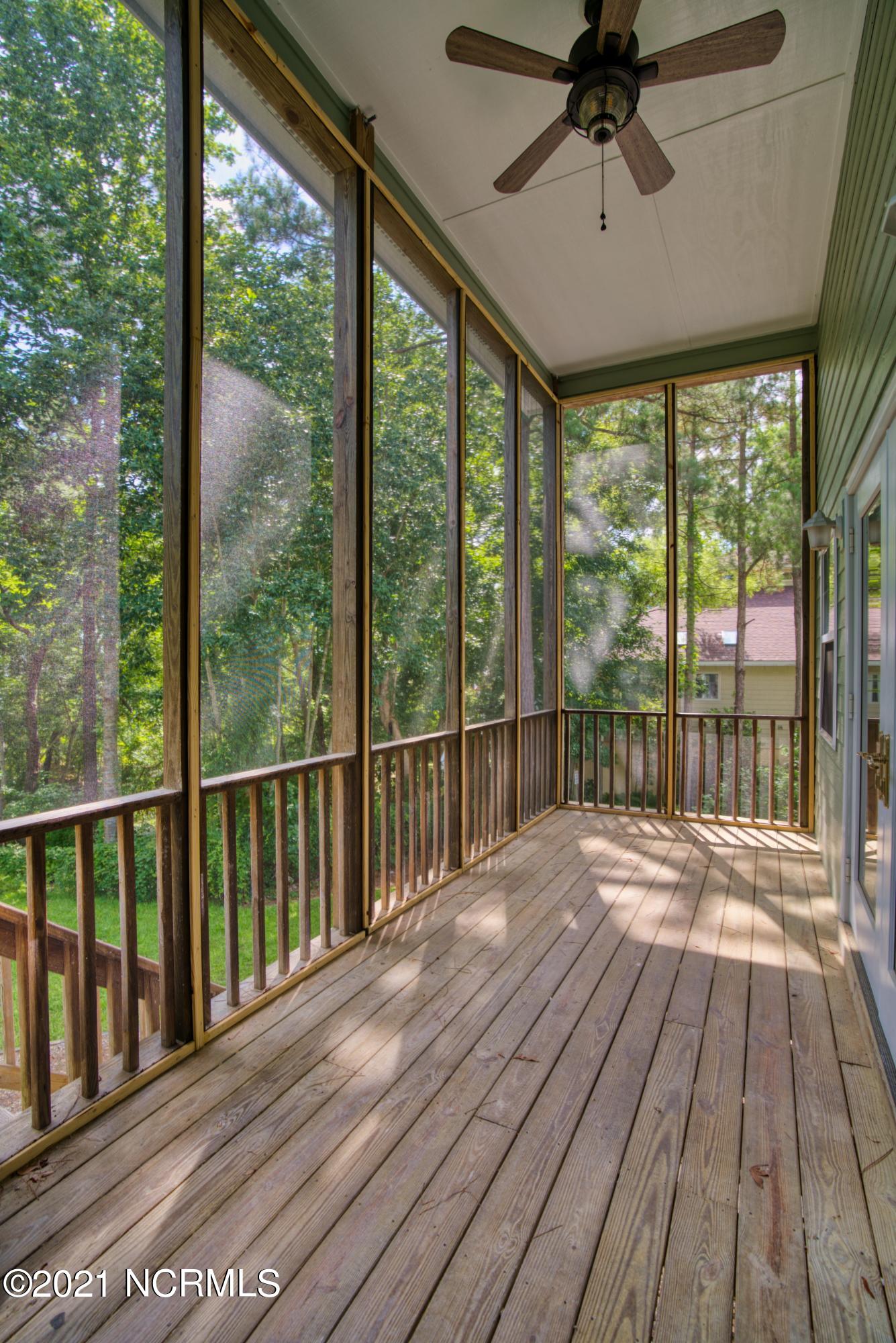 406 Riverside Lane Stella, NC 28582 - Photo 10 of 41 Screened Porch