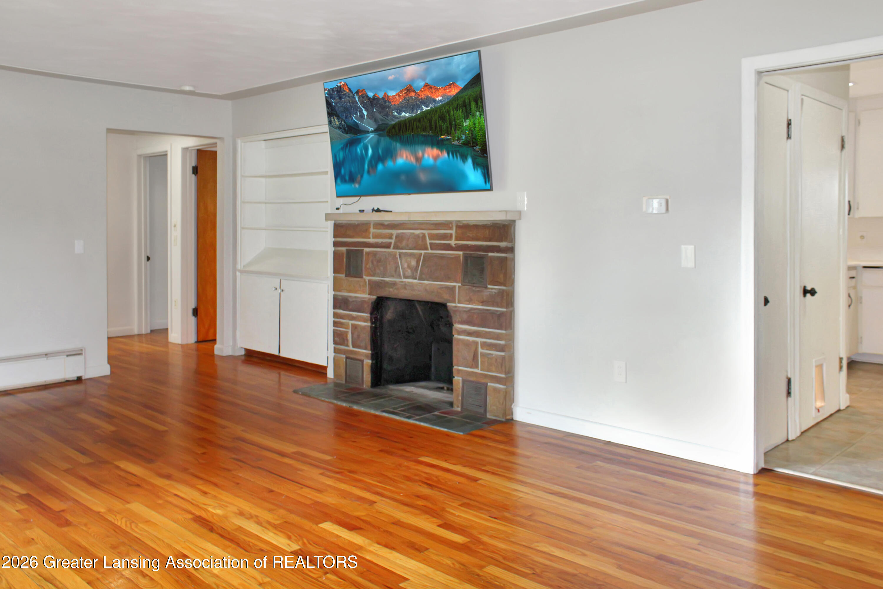 7702 Woodbury Road Laingsburg, MI 48848 - Photo 14 of 37 Living Room