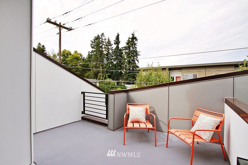 3907 Southwest Findlay Street Seattle, WA 98136 - Photo 12 of 15