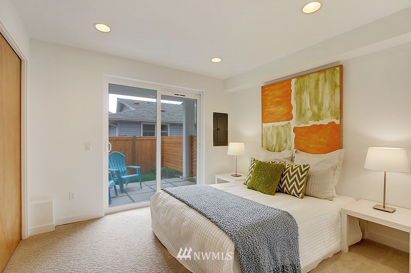 3907 Southwest Findlay Street Seattle, WA 98136 - Photo 4 of 15