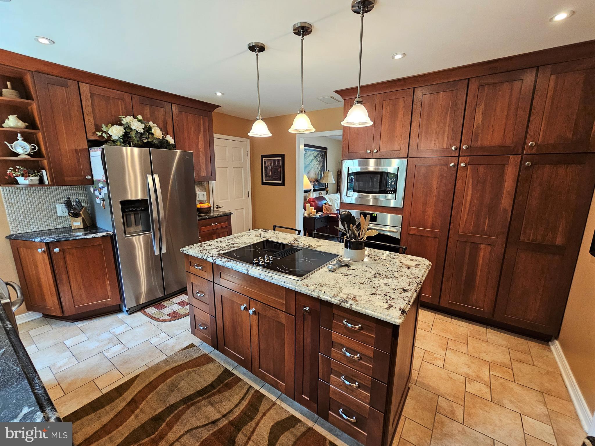 8813 Weems Road Manassas, VA 20110 - Photo 13 of 39 Tons of Cabinet Space!