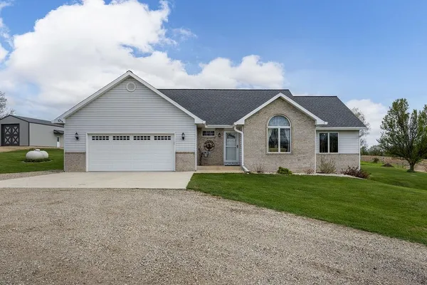 $699,900 | 13541 West Beloit Newark Road, Brodhead, WI 53520