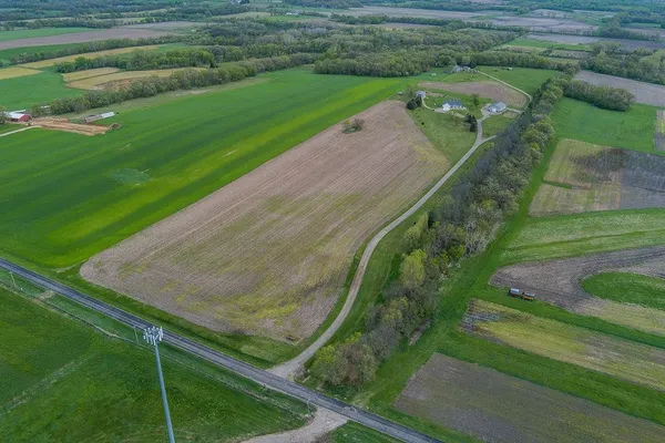 $699,900 | 13541 West Beloit Newark Road, Brodhead, WI 53520