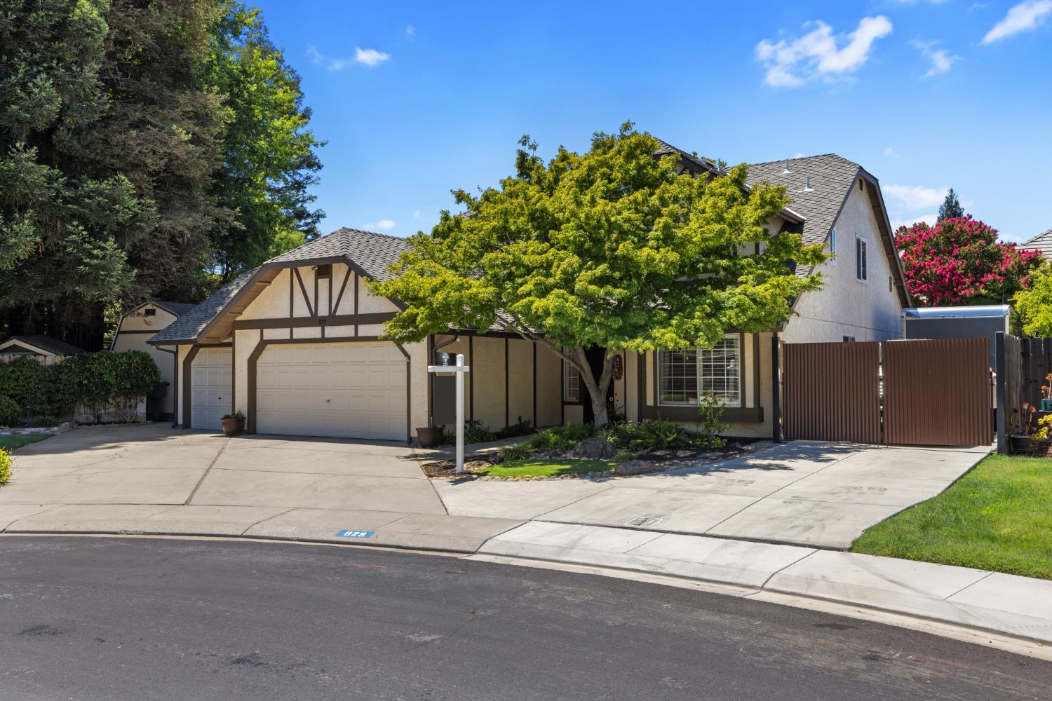 829 Nolte Lane Modesto, CA 95355 - Photo 2 of 41