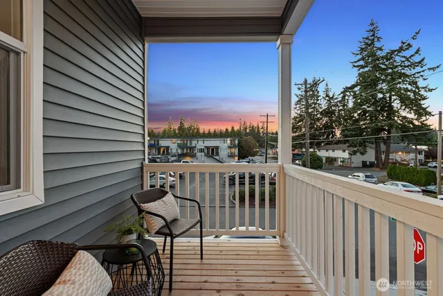 $599,990 | 7027 Rainier Drive, Unit A, Everett, WA 98203