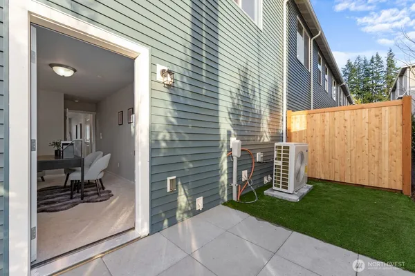 $579,990 | 7027 Rainier Drive, Unit A, Everett, WA 98203