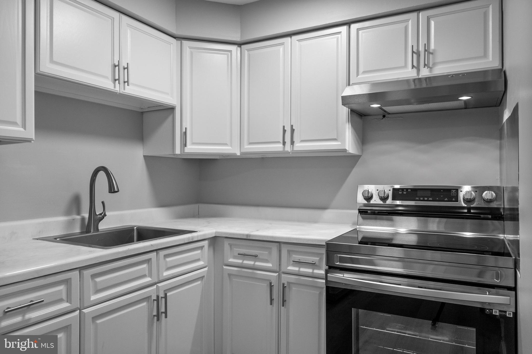 1224 Rainer Road Brookhaven, PA 19015 - Photo 5 of 31