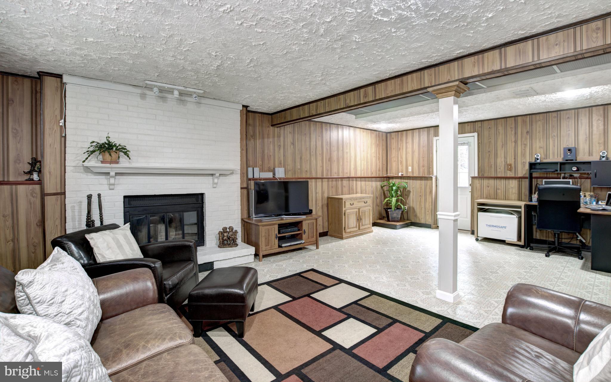 7309 Husky Lane Springfield, VA 22151 - Photo 22 of 28 Family Room