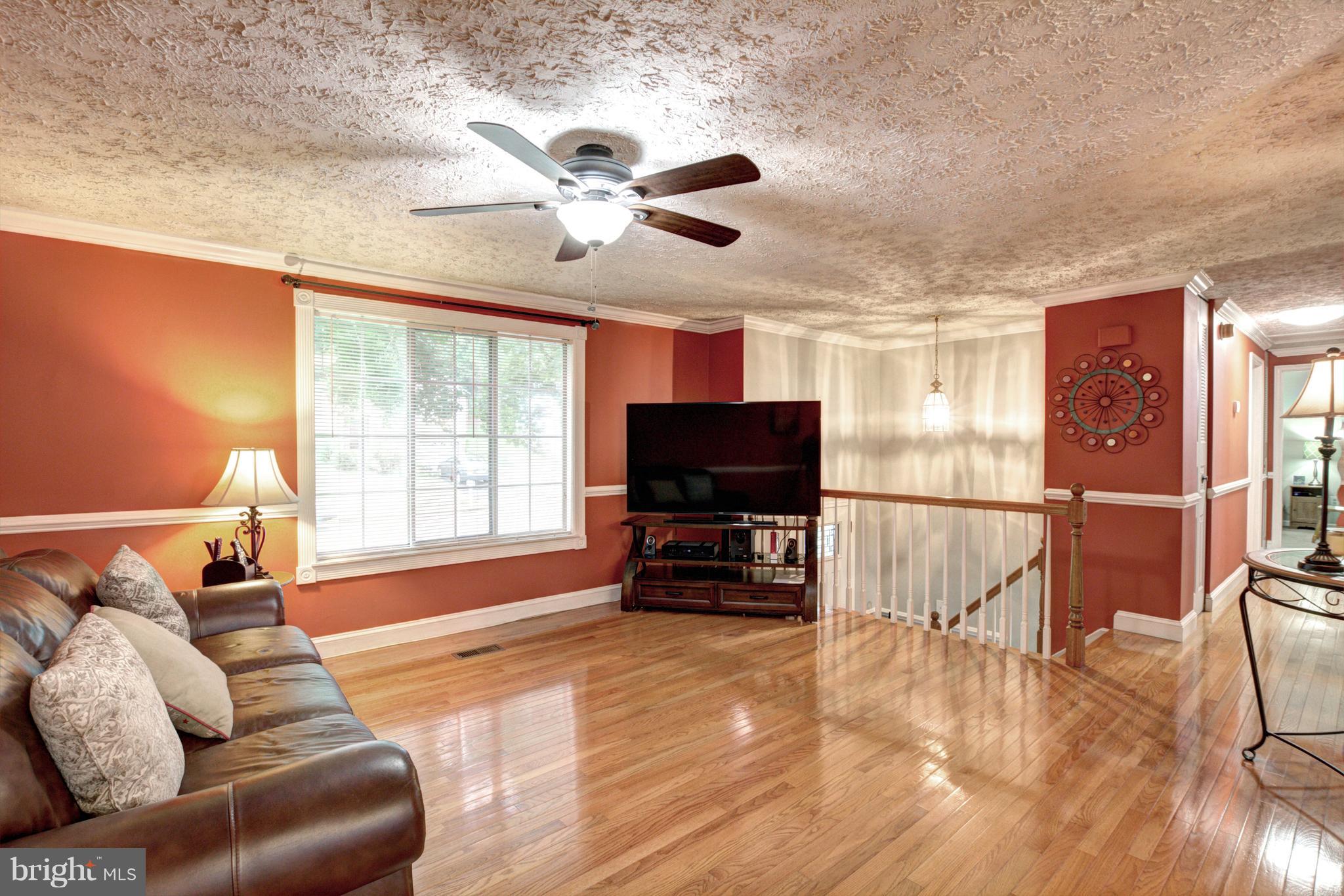 7309 Husky Lane Springfield, VA 22151 - Photo 7 of 28 Living Room