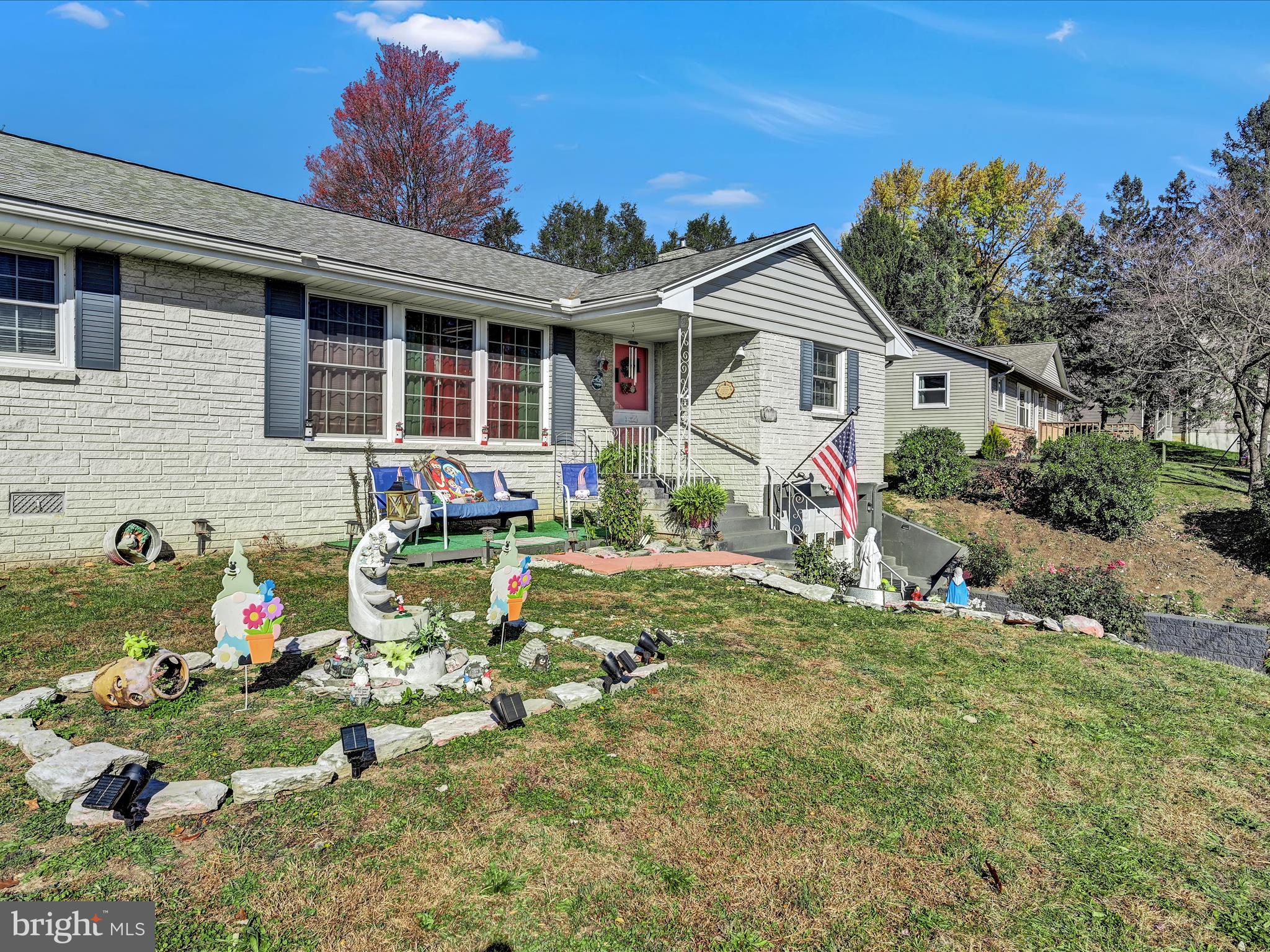 134 Rapho Street Manheim, PA 17545 - Photo 2 of 25 Front