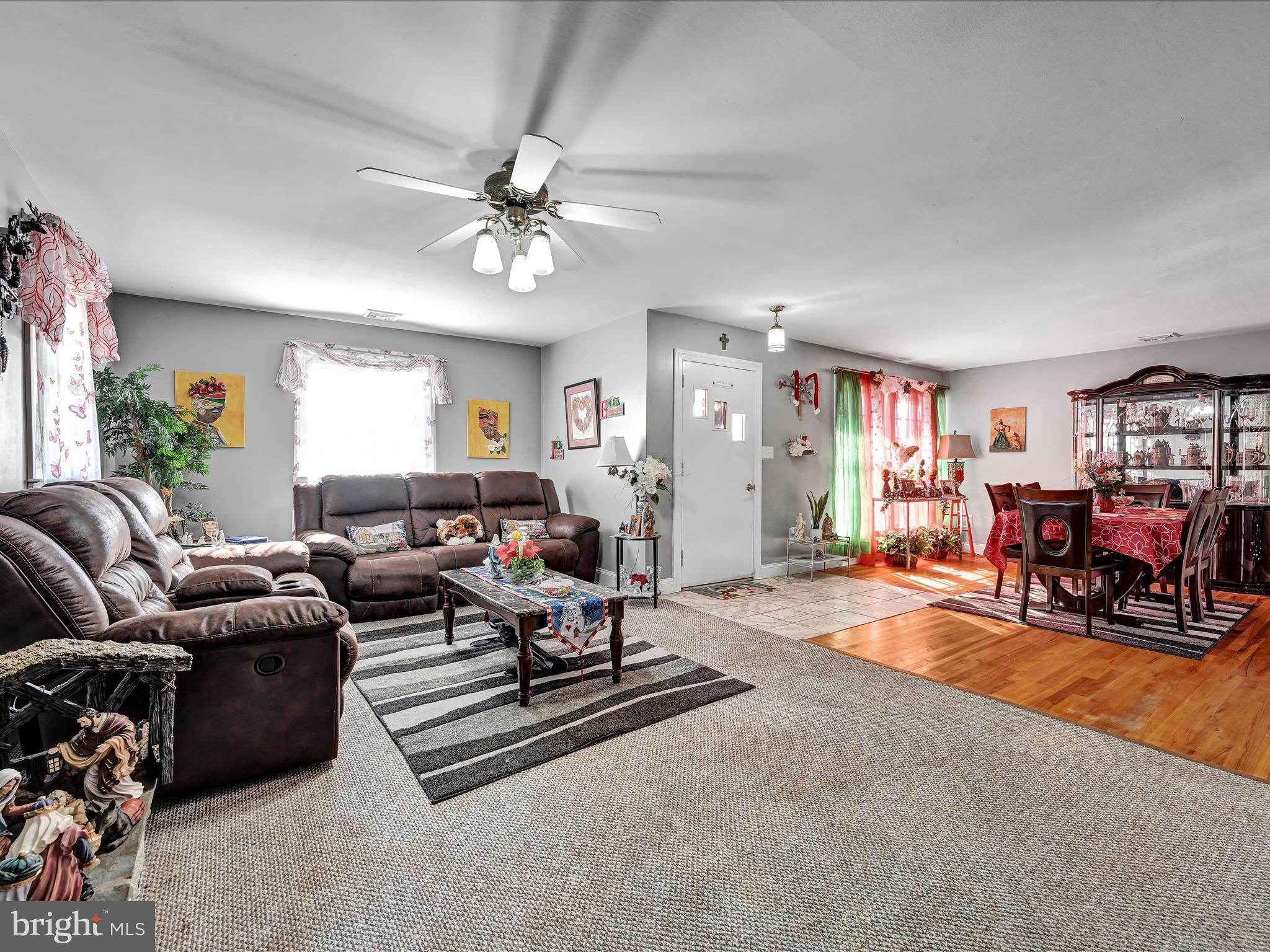 134 Rapho Street Manheim, PA 17545 - Photo 4 of 25 Living Room