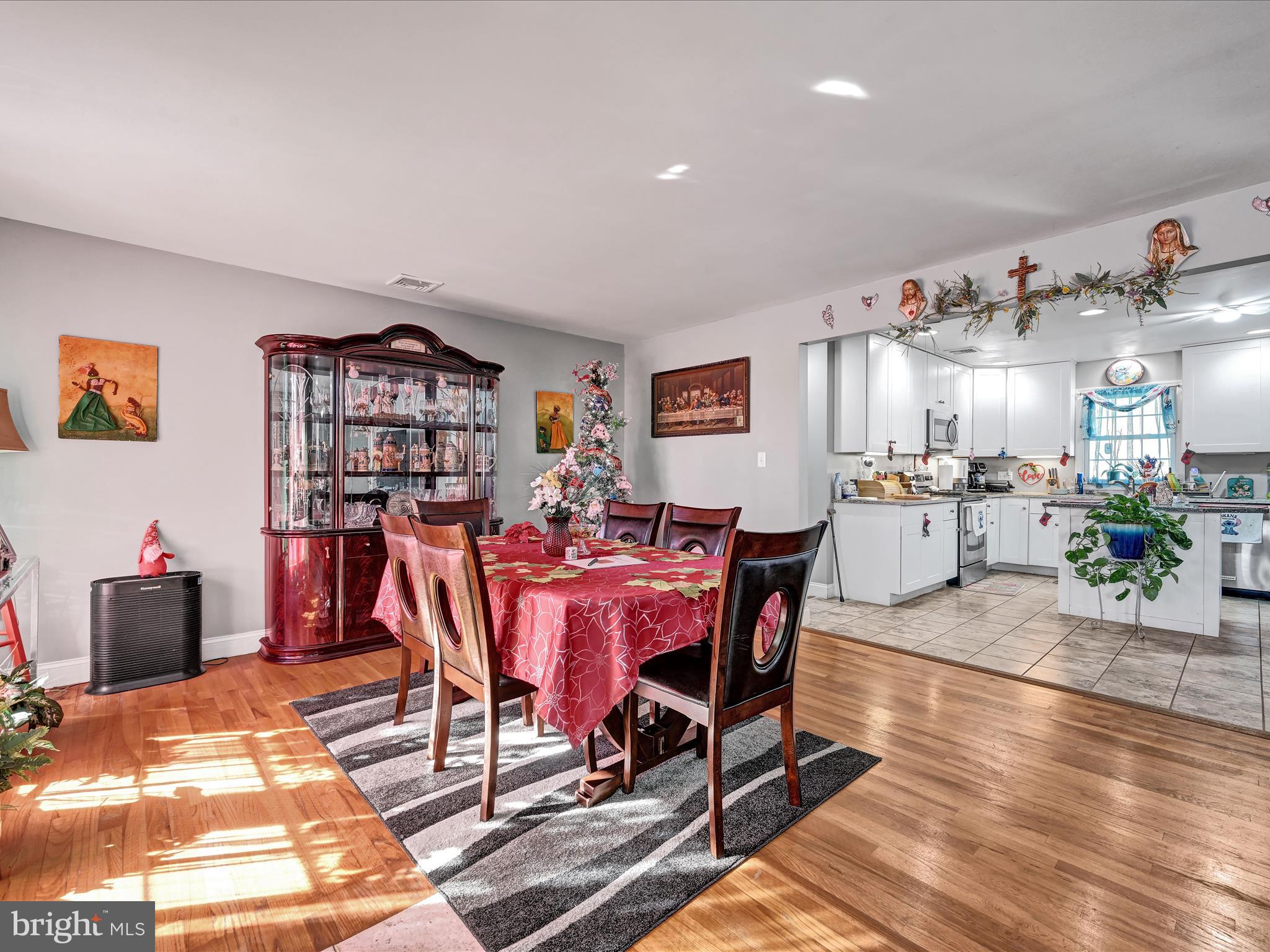 134 Rapho Street Manheim, PA 17545 - Photo 6 of 25 Dining Room