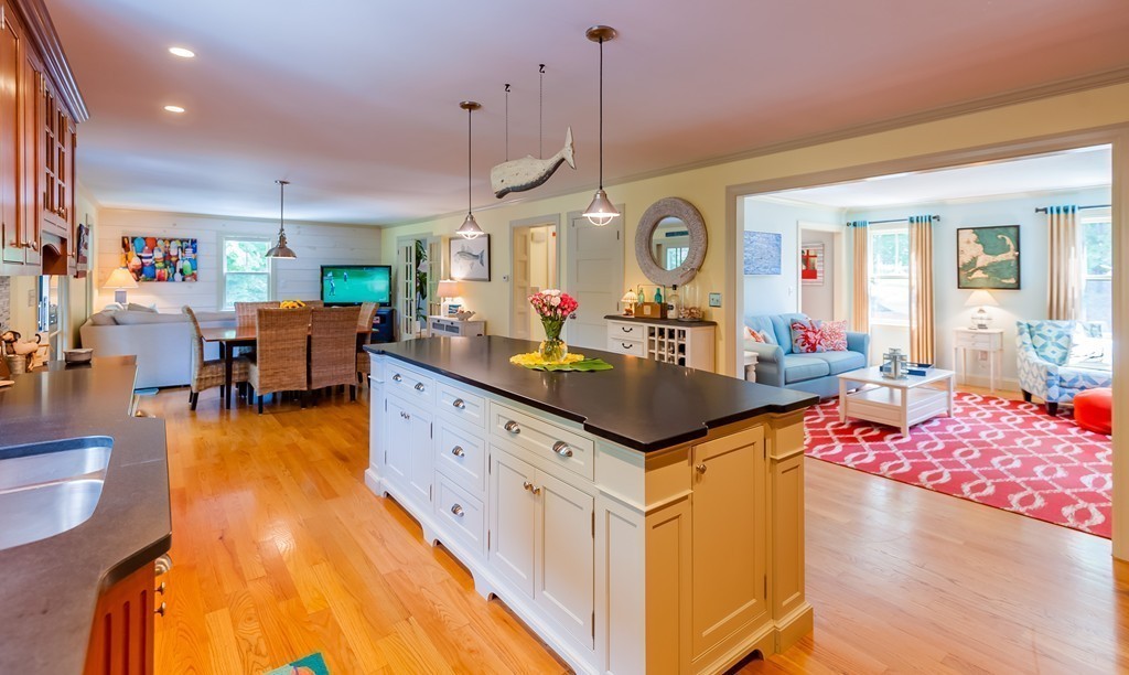 92 Clapp Road Scituate, MA 02066 - Photo 6 of 24 Gallery Image 6