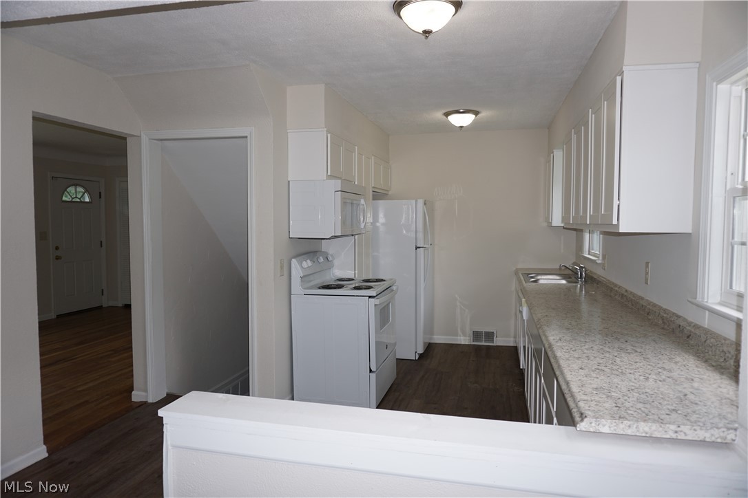 37455 Chester Road Avon, OH 44011 - Photo 8 of 29 Gallery Image 8