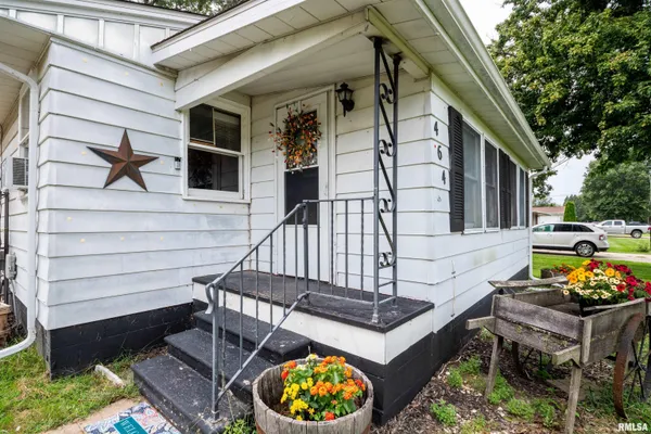 $95,000 | 464 East Pearl Street, Farmington, IL 61531