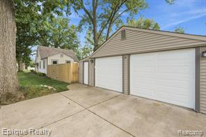 3402 Normandy Road Royal Oak, MI 48073 - Photo 2 of 32