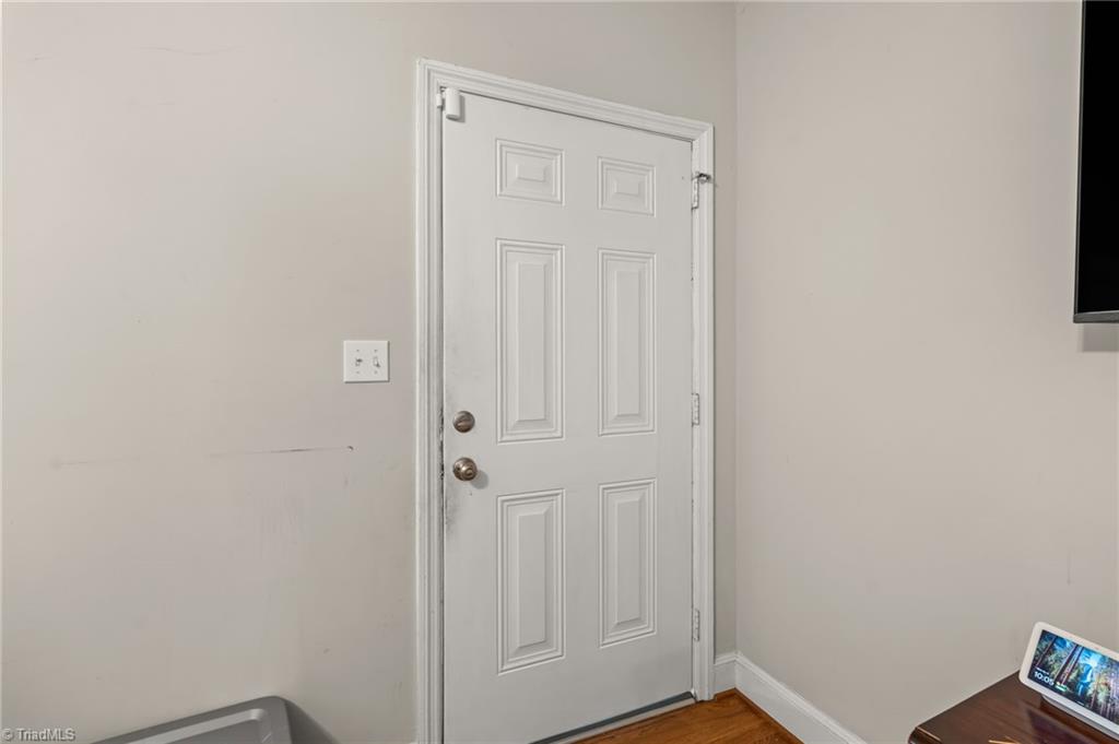 1615 Rankin Road Greensboro, NC 27405 - Photo 5 of 37