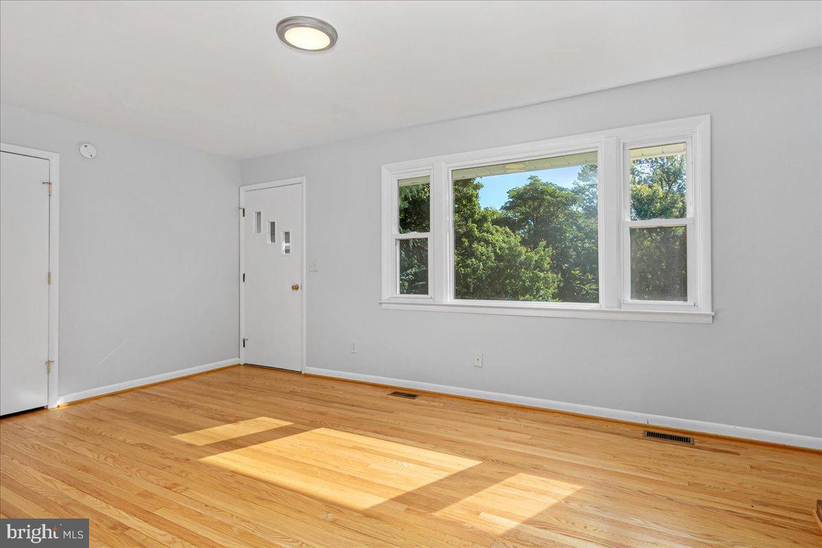 8108 Edgewood Church Road Frederick, MD 21702 - Photo 9 of 37 Bright and airy space with natural light.