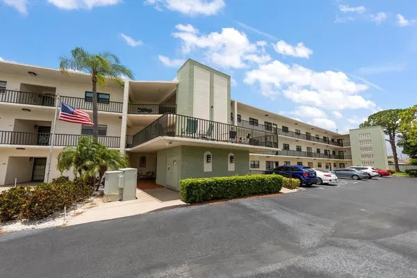 $199,900 | 5980 Terrace Park Drive North, Unit 310, St. Petersburg, FL 33709