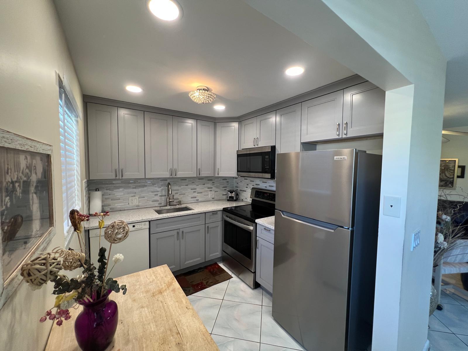 43 Fanshaw Drive Boca Raton, FL 33434 - Photo 4 of 11 WhatsApp Image 2025-09-11 at 5.23.48 PM