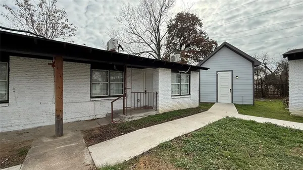 $1,250 | 2223 J B Jackson Jr Boulevard, Unit J, Dallas, TX 75210