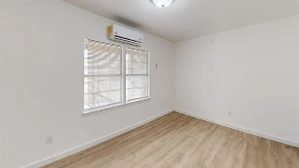 $1,250 | 2223 J B Jackson Jr Boulevard, Unit J, Dallas, TX 75210