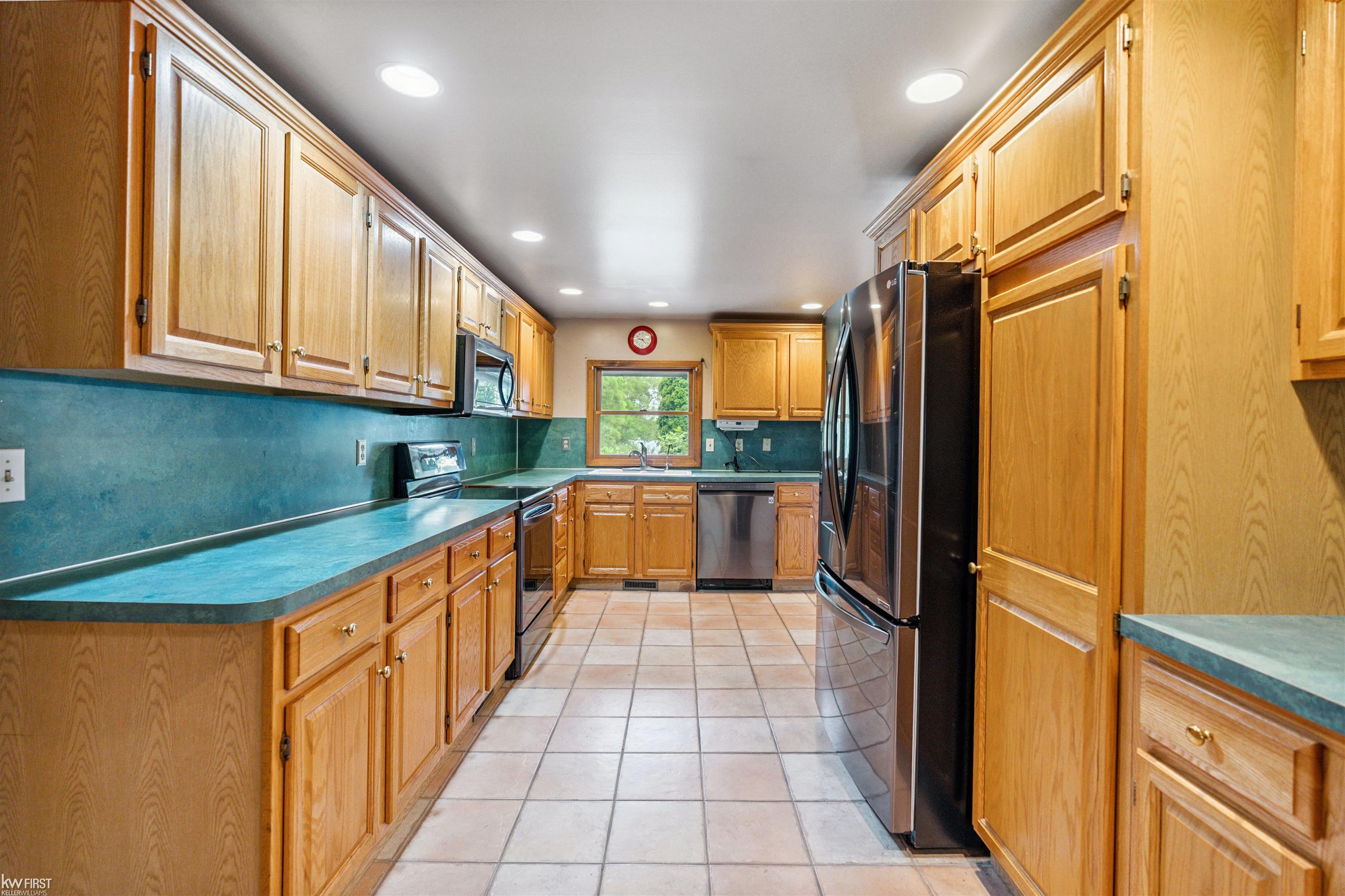 11220 East Mt Morris Road Davison, MI 48423 - Photo 3 of 53 50179805-d6ed59bc-d0da-4a99-994c-65c672ea2845.JPG