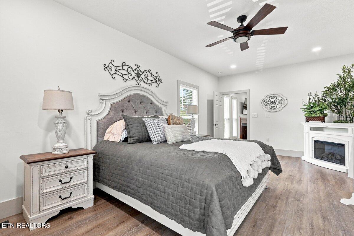 1495 Matlock Bend Road East Loudon, TN 37774 - Photo 20 of 50 Master Bedroom