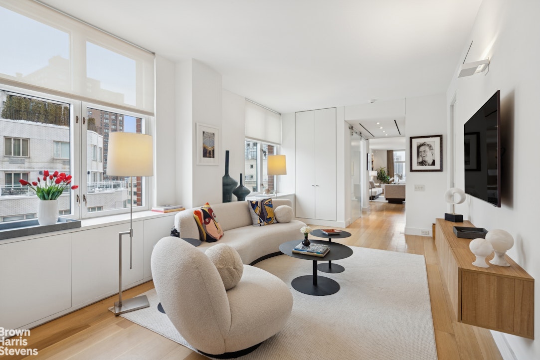 188 East 70th Street, Unit 17CD Manhattan, NY 10021 - Photo 16 of 22